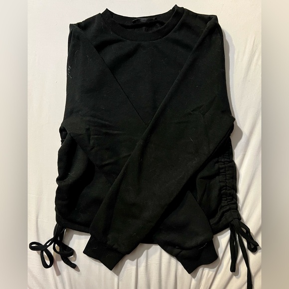 Zara, small, black partial crop-top sweater. Laces on each side to adjust height - Picture 2 of 7